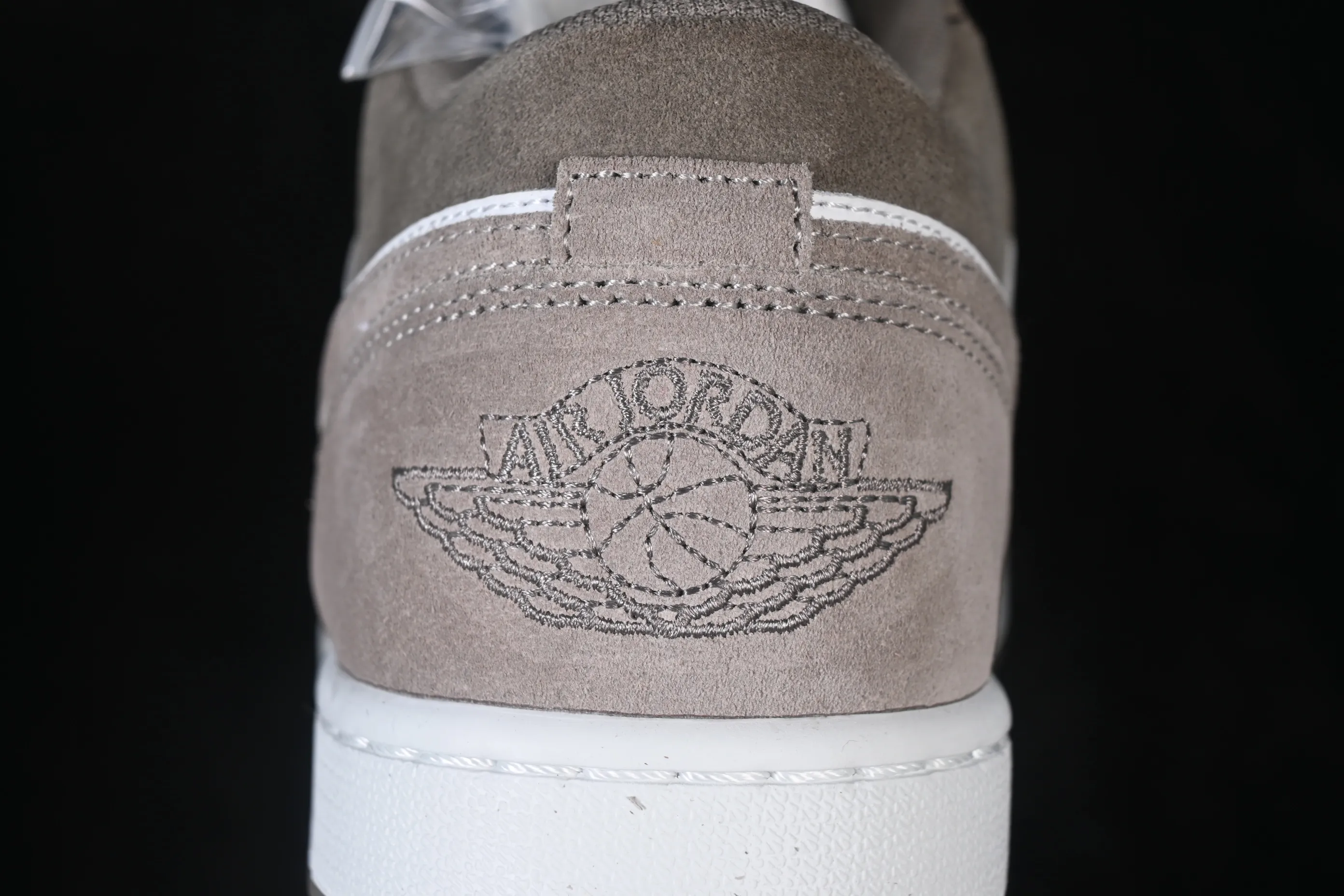All categories Air Jordan Jordan series basketball shoes Air Jordan 1 Low Air Jordan 1 Low AJ1 Joe 1 white gray low-top retro cultural basketball shoes 553558-046